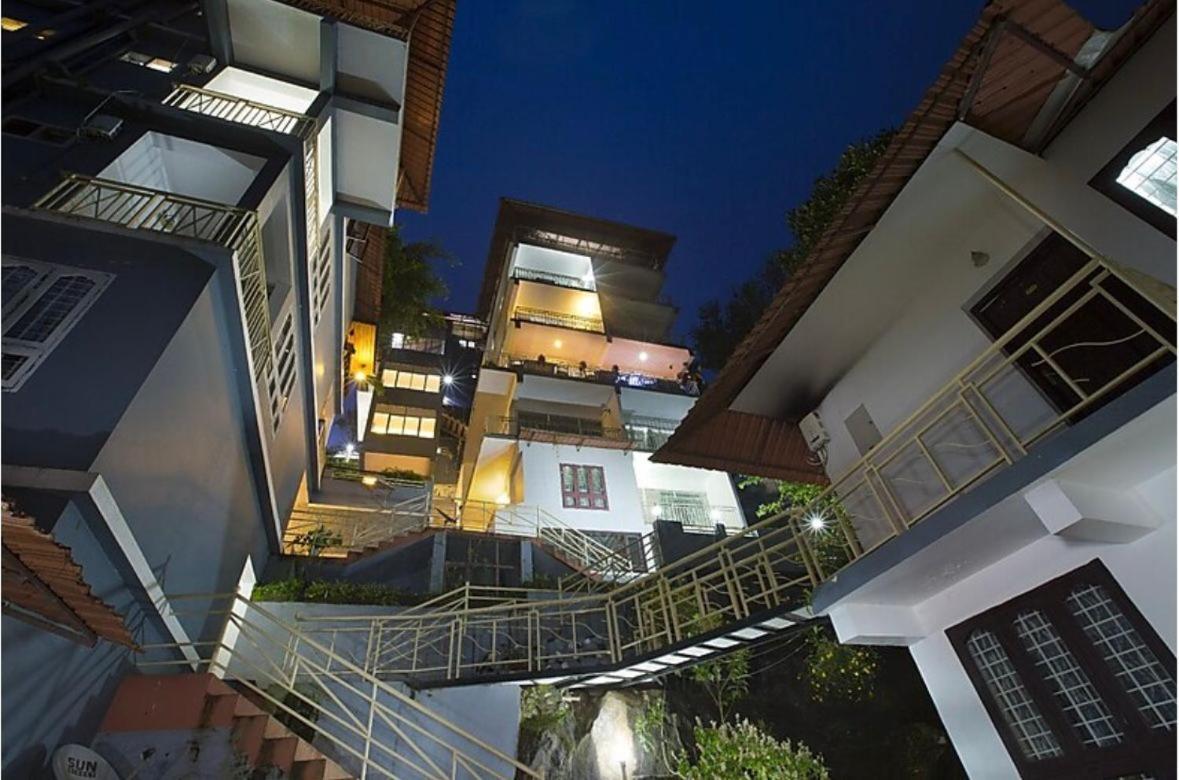 Lazo Golden Valley Resort , Munnar Bagian luar foto