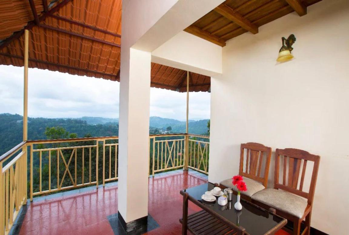 Lazo Golden Valley Resort , Munnar Bagian luar foto