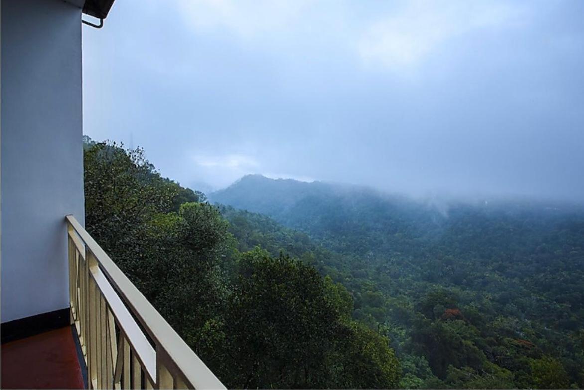 Lazo Golden Valley Resort , Munnar Bagian luar foto
