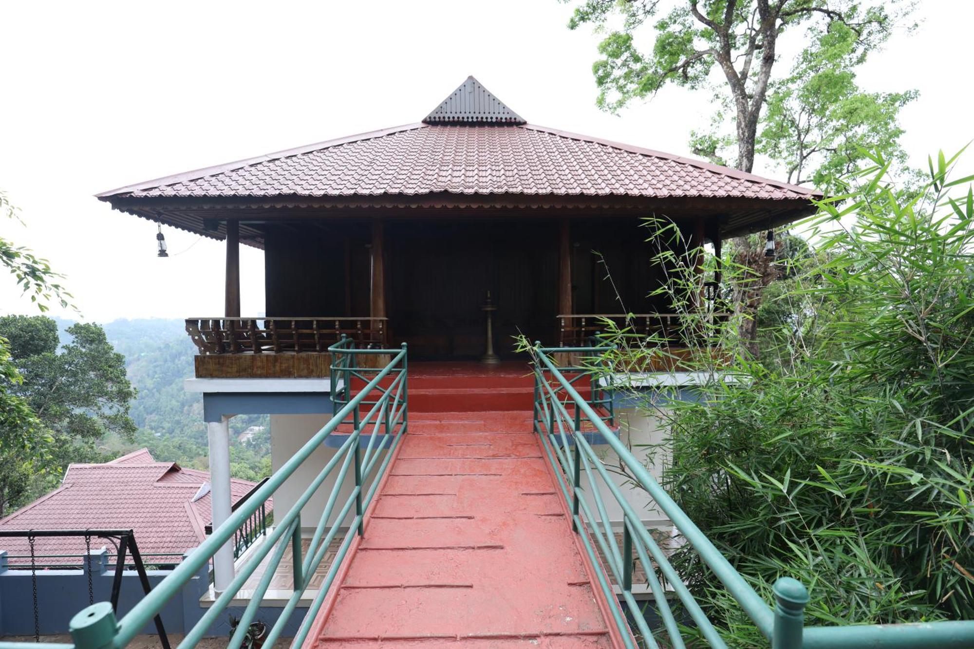 Lazo Golden Valley Resort , Munnar Bagian luar foto