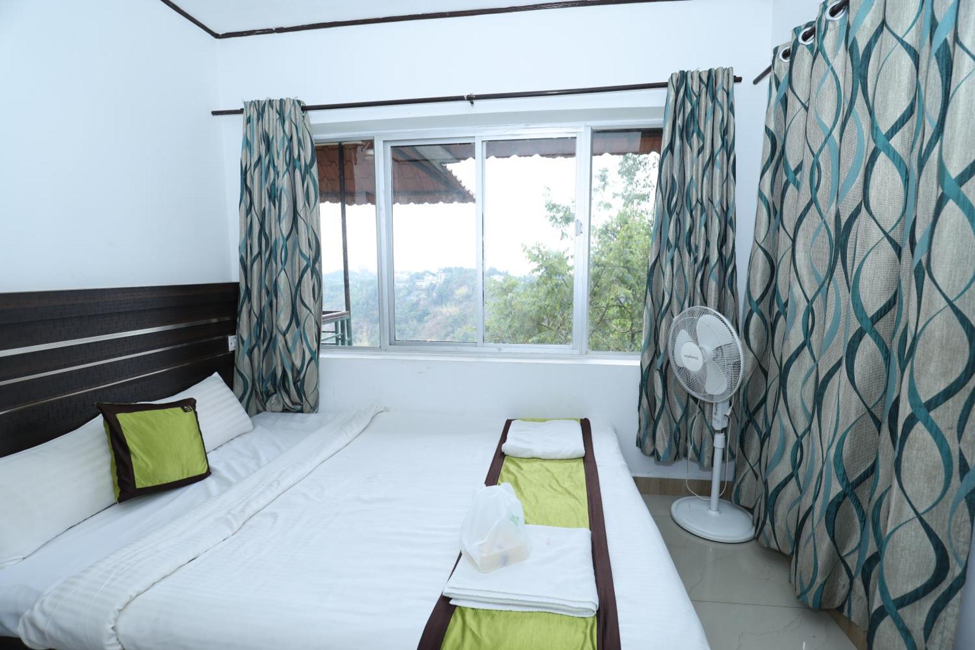 Lazo Golden Valley Resort , Munnar Bagian luar foto