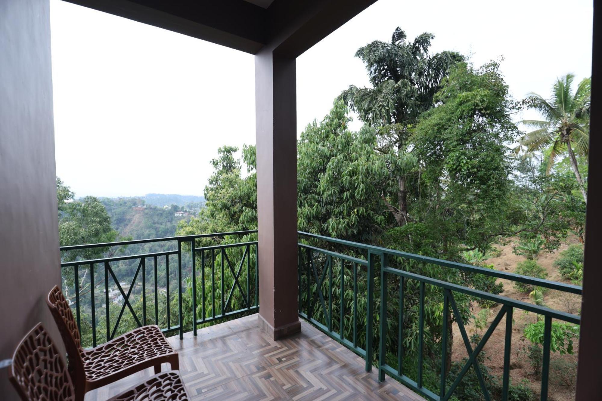 Lazo Golden Valley Resort , Munnar Bagian luar foto