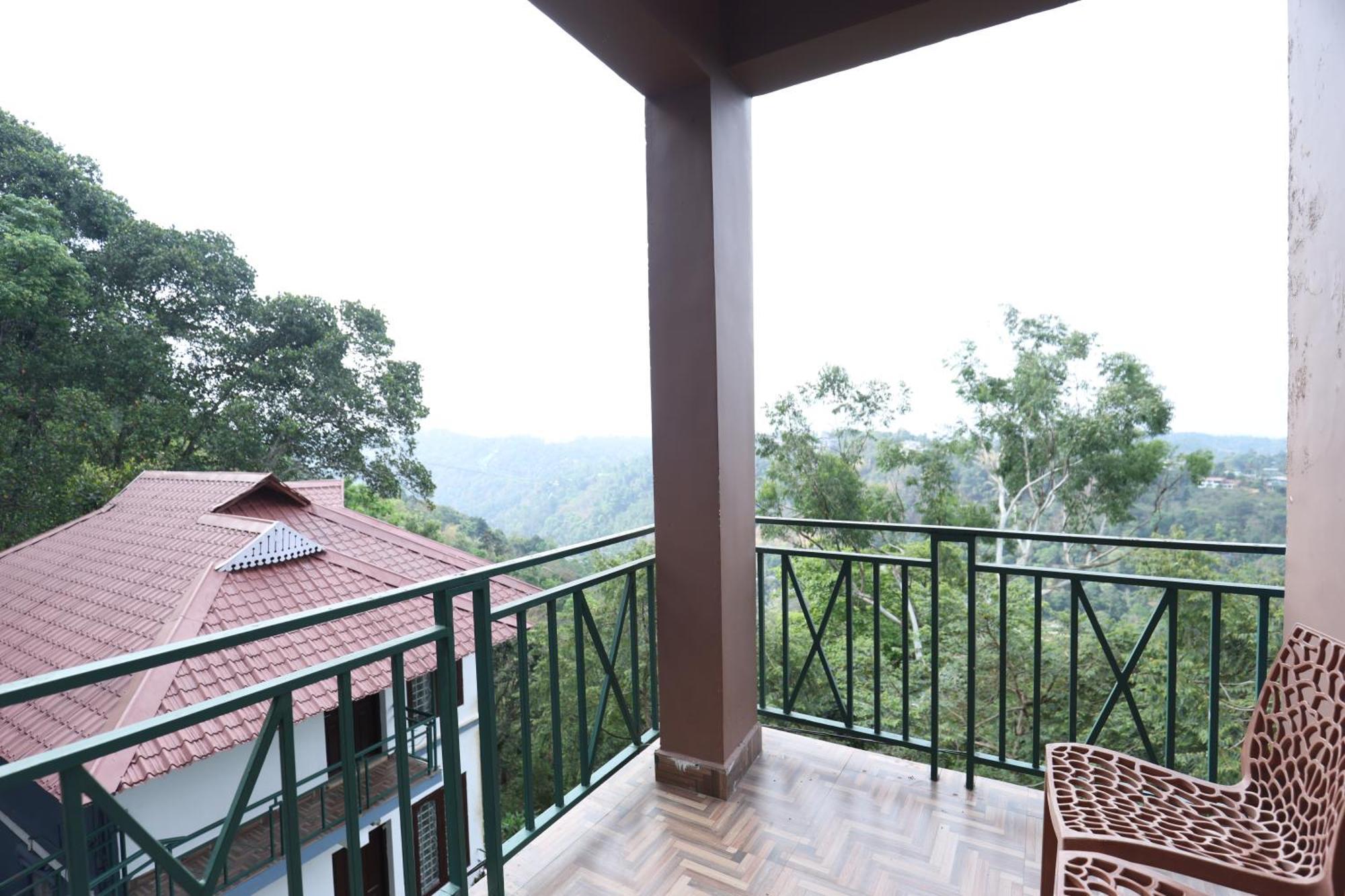 Lazo Golden Valley Resort , Munnar Bagian luar foto